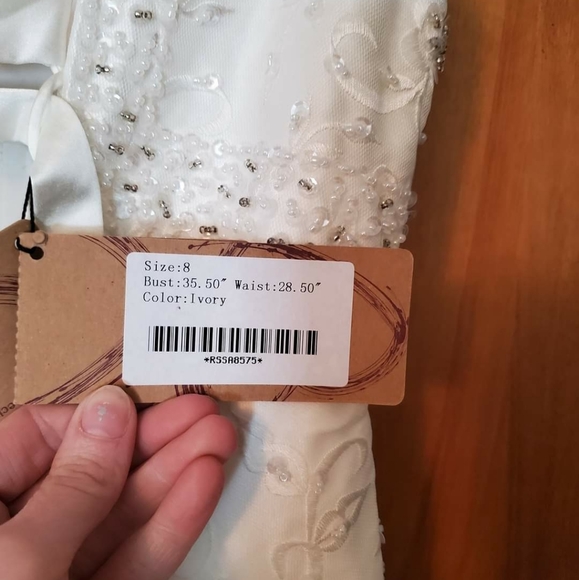Nwt wedding dress, - Picture 6 of 7